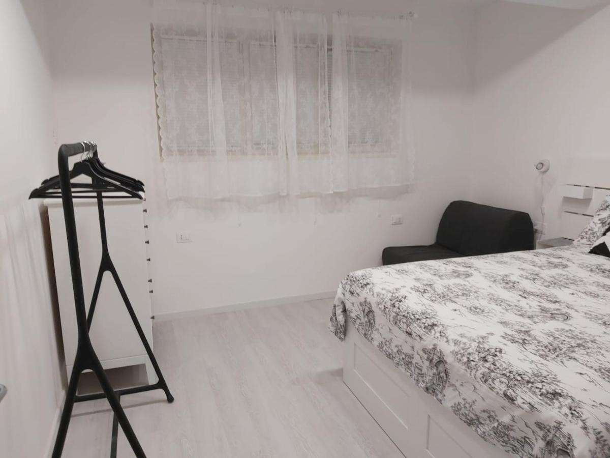 Holiday House Fieravecchia Salerno Eksteriør billede